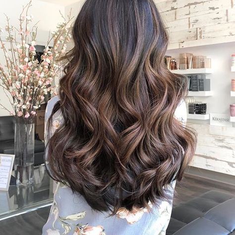 Jean | Extra Petite Blog (@jeanwang) • Instagram photos and videos Ombre Curly Hair, Best Ombre Hair, Brown Ombre Hair, Hair Blond, Ombre Hair Blonde, Brunette Balayage, Colored Curly Hair, Long Curls, Diet Vegetarian