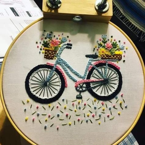 Embroidery Hoop Art Diy, Embroidery Stitches Beginner, Embroidery Hoop Wall Art, Hand Embroidery Patterns Flowers, Floral Embroidery Patterns, Diy Embroidery Patterns, Handmade Embroidery Designs, Embroidery Stitches Tutorial, Pola Sulam