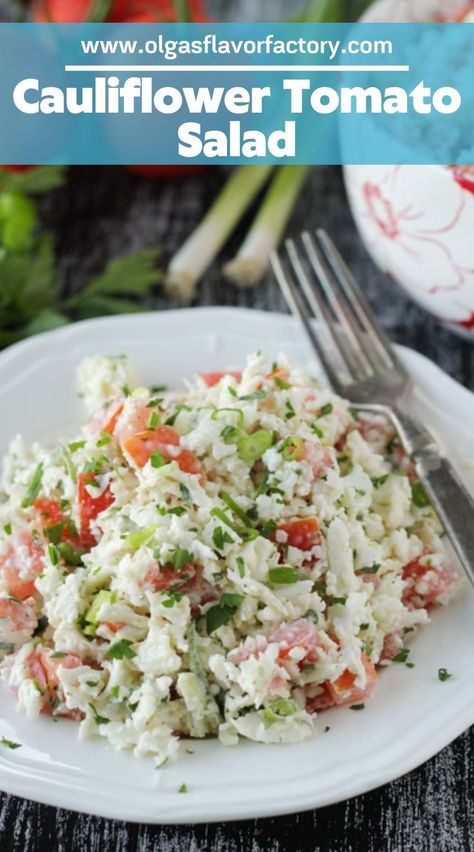 This creamy cauliflower salad with tomatoes and fresh herbs is so crunchy, fresh and delicious. Raw Cauliflower Salad, Tomato Salad Dressing, Salad With Tomatoes, Fluffy Mashed Potatoes, Raw Cauliflower, Creamy Dressing, Easy Cauliflower, Creamy Cauliflower, Cauliflower Salad