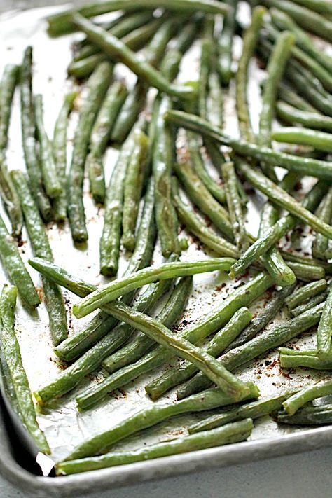 Baked Green Bean Recipes, Roasted Frozen Green Beans, French Green Bean Recipes, Oven Green Beans, String Bean Recipes, Oven Roasted Green Beans, Baked Green Beans, French Green Beans, Green Beans Recipe