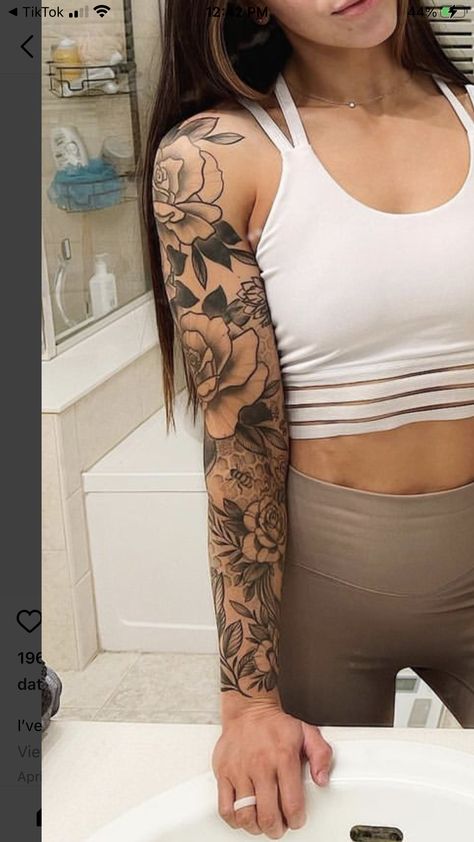 Tattoo For Women On Side, Girly Sleeve Tattoo, Mandala Hand Tattoo, Feminine Lion Tattoo, Nature Tattoo Designs, Feminine Mandala, Tattoo For Women Arm, Lion Tattoo Ideas, Back Tattoo For Women