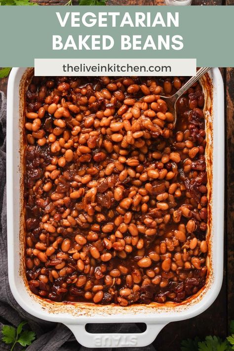 Looking for delicious homemade baked beans without the pork? Look no further! These lip-smacking vegetarian baked beans are just as rich and satisfying as the traditional ones, without the meat. Vegetarian Baked Beans Crockpot, Baked Beans No Bacon, Baked Beans No Meat, Baked Beans Recipe Vegetarian, Vegetarian Baked Beans Recipe, Vegetarian Bean Recipes, Vegan Baked Beans, Baked Beans Vegan, Fruit Sides