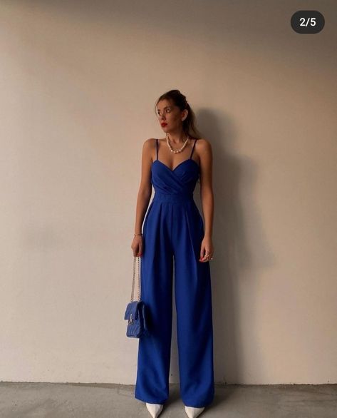 Kombinezoni Za Maturu, Blue Wedding Jumpsuit, Prom Overalls, Blue Jumpsuit Outfit Wedding, Graduation Romper, Blue Jumpsuits Outfit, Jumpsuit Outfit Wedding, Fancy Jumpsuit, Grad Outfits