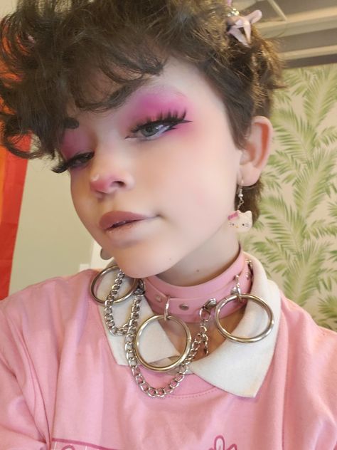 Trans Girl Makeup, Femboy Face Claim, Mtf Makeup, Fem Boy Outfits, Men Wearing Makeup, Boy Makeup, Androgynous Hair, Halloween Makeup Diy, Queer Fashion