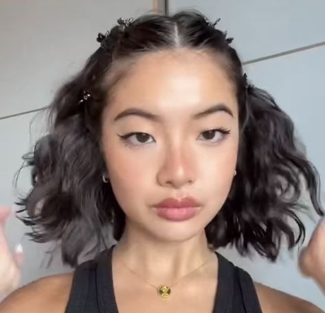 Style For Short Hair, Girl Reference, Dance Aesthetic, Curly Hair Photos, Fairy Hair, Dancing Aesthetic, Short Hair With Bangs, Hairstyles With Bangs, Fashion Makeup