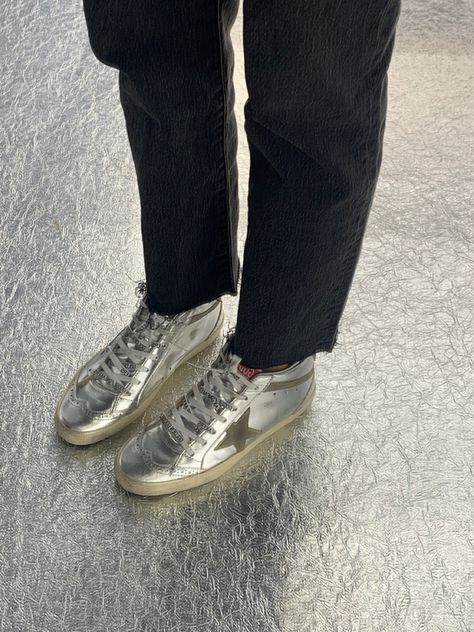 Metallic Sneakers Outfit, Silver Golden Goose, Golden Goose Silver, Ugly Shoes, Cali Girl, Metallic Sneakers, Golden Goose Sneakers, Hype Shoes, Shoe Inspo