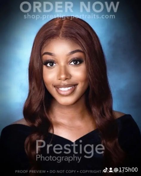 Black girl senior portrait 
Senior portrait quote 
Cute senior portrait pictures Prestige Portraits Senior, Prestige Senior Portraits, Prestige Photography, Class Of 2023, Grad Photos, Senior Portrait, Birthday Photoshoot, Pretty Selfies, A Class