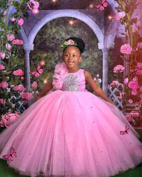 Pink Ball Gown Prom, Ball Gowns For Kids, Gowns For Kids, Sweet Sixteen Dresses, Classy Short Dresses, Girls Dresses Diy, Pink Ball Gown, African Dresses For Kids