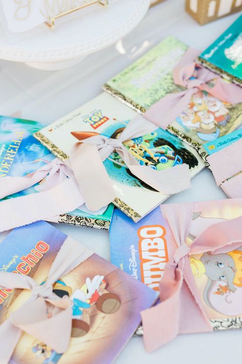 Disney Birthday Party Favors, Disney Princess Sugar Cookies, Princess Sugar Cookies, Boho Disney, Book Party Favors, Disney Party Favor, Disneyland Party, Disney World Princess, Disney Parties