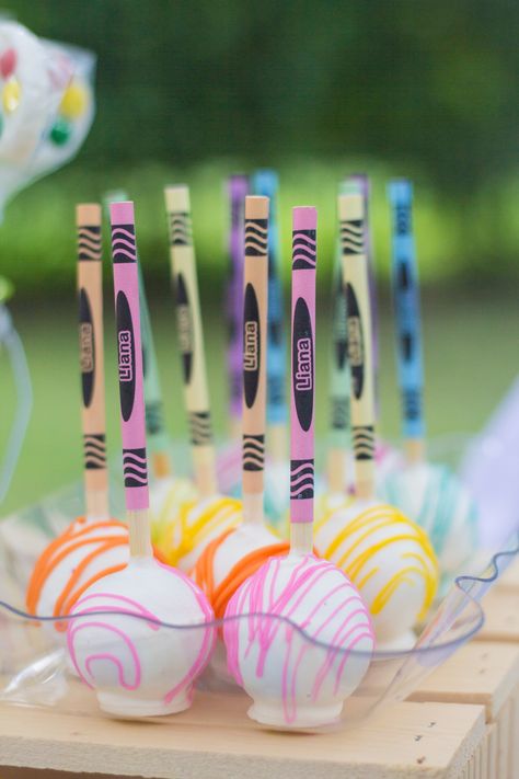 Scribbled cake pops with custom crayon labels Crayon Cake Pops, School Themed Cake Pops, Crayola Graduation Theme, Teacher Cake Pops, Back To School Cake Pops, School Cake Pops, Gcu Graduation, Crayon Cake, Teacher Graduation Party