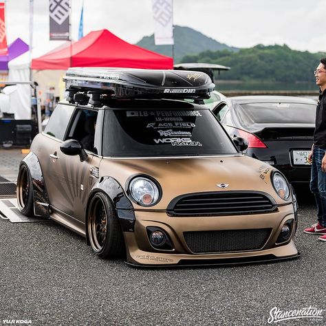 Mini Cooper Tuning, Mini Cooper Custom, New Mini Cooper, Mini Morris, Mini Cooper R56, Bronze Wheels, Cooper Car, Mini Cooper Classic, Tiny Cars