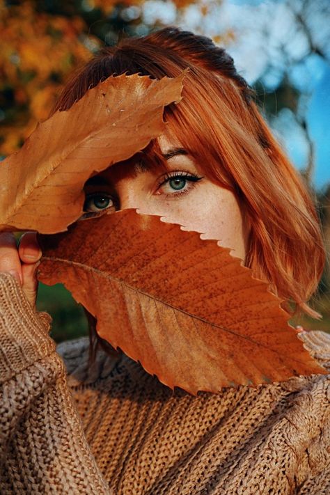 Autumn Shooting Photo Ideas, Photoshoot Ideas Autumn, Autumn Photography Portrait, Autumn Photoshoot, Fall Shoot, Fall Portraits, Fall Session, Fall Senior Pictures, Self Portrait Photography