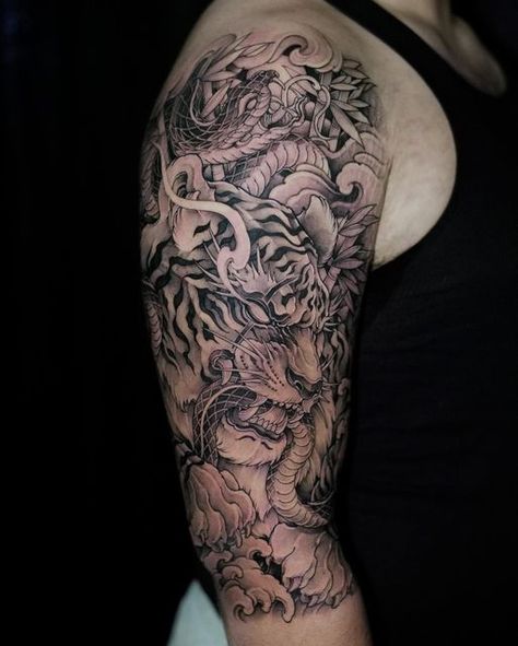 Arm Tattoos Tiger, Dragon Tiger Tattoo, Tiger Forearm Tattoo, Ocean Sleeve Tattoos, Tattoo Perna, Japanese Snake Tattoo, Japanese Tiger Tattoo, Tiger Tattoo Sleeve, Half Sleeve Tattoos Forearm