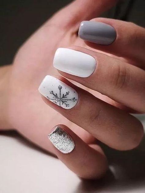 70+ Stylish Christmas Nails You Should Try In 2021 December Nails, New Nail Polish, Winter Nails Acrylic, Christmas Gel Nails, Her Nails, Cute Gel Nails, Christmas Nails Acrylic, New Nail, Short Acrylic Nails Designs