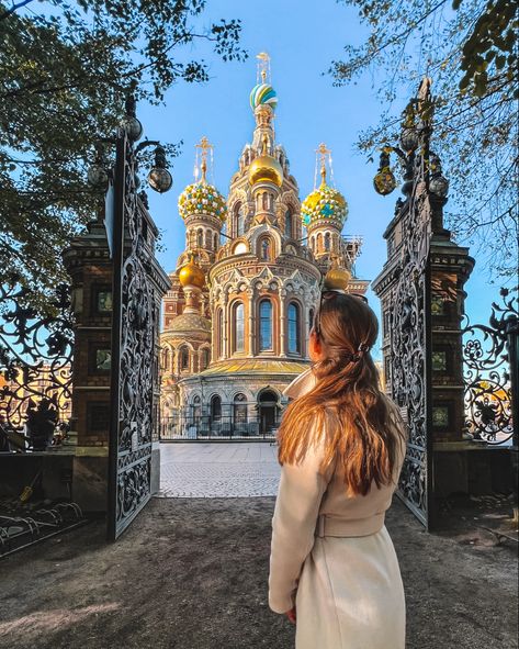 Savior on the Spilled Blood #saintpetersburg #russia #SaviorontheSpilledBlood #church Saint Petersburg Photo Ideas, Traveling Pics, Travel With Friends, Europe Travel Photos, Pics Ideas, Travel Photo, Saint Petersburg, St Petersburg, Travel Pictures