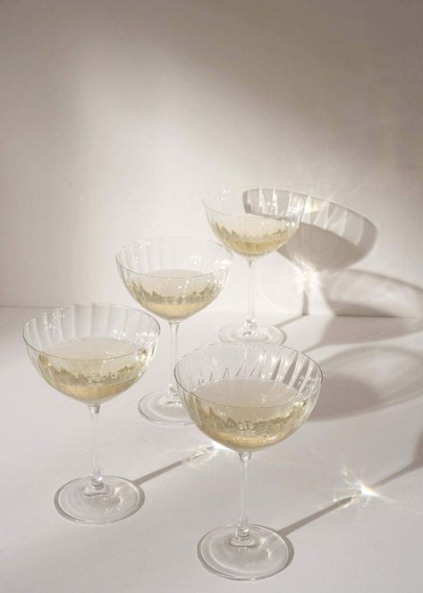 Sweet Champagne, 1920s Design, Champagne Saucers, Types Of Glassware, Crystal Champagne, Crystal Glassware, Champagne Glasses, Champagne Flutes, Art Deco Inspired