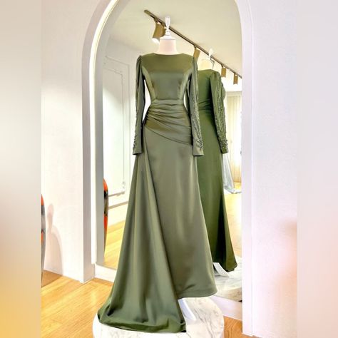 Sage Green Dress Formal Long Sleeve, Olive Green Hijab Outfit, Green Dress With Hijab, Formal Modest Dresses, Satin Prom Dress With Sleeves, Green Dress Hijab, Fancy Long Dresses, Green Modest Dress, Elegant Modest Dresses