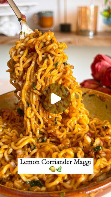 Lemon Maggi Recipes, Simple Maggie Recipe, Korean Maggi Recipe, Maggi Recipes Indian, Maggi Noodles Recipes, Maggie Recipes Indian, Chilli Garlic Maggi, Masala Maggi Recipe, Maggie Recipes