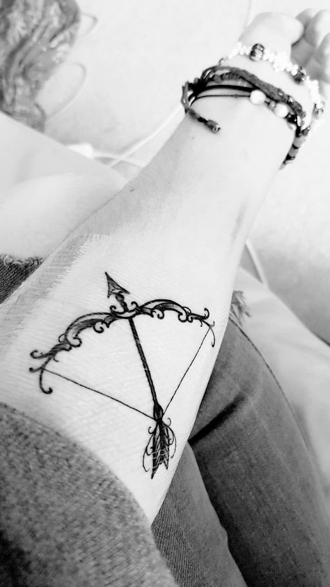 Bow and arrow tattoo Bow Arrow Tattoos, Tattoo Bow, Bow And Arrow Tattoo, Mens Arrow Tattoo, Meaning Of Arrow Tattoo, Sagittarius Tattoo Designs, Arrow Tattoos For Women, Tattoo Arrow, Arrow Bow