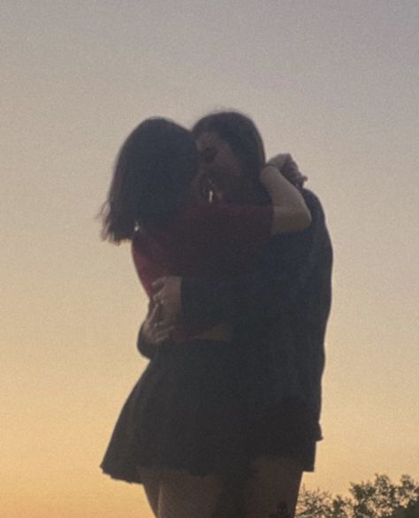 wlw couple, wlw aesthetic, wlw couple photo ideas, sapphic love, lgbtq+, lesbian couple, sunset, dancing Aesthetic Sapphic, Sapphic Aesthetic Grunge, Wlw Proposal Aesthetic, Soft Sapphic Aesthetic, Wlw Photo Ideas, Lgbtq Couple Aesthetic, Soft Sapphic Couple Aesthetic, Lesbian Couple Aesthetic, Wlw Couple Poses