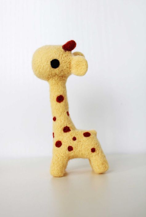 Tiny baby giraffe. Made by Valki&Fenki Felted Giraffe, Giraffe Teddy, Felt Giraffe, Felt Plushie, Baby Giraffe, Needle Felt, Giraffes, Art Stuff, Handmade Toys