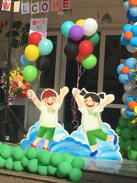 Childrens Day Decoration Schools, Children Day Decoration Ideas For School, School Decor Ideas, School Carnival Decorations, Children's Day Decoration, Children's Day School, Nursery Class Decoration, Small Apartment Decor, Soft Board Decoration