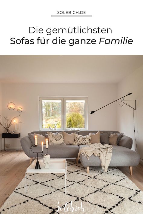 Die gemütlichsten Sofas für dein Zuhause! Foto: haus_tannenkamp #solebich #sofa #wohnzimmer #gemütlich #groß #grau #familiensofa #familie #couch Comfortable Sofa, Living Room Decor Apartment, New Room, Sofa Set, Home Decor Inspiration, Sofa Couch, Room Inspiration, Room Design, Living Room Decor