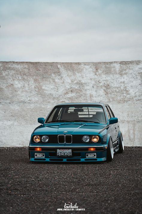 BMW E30 USDM on Behance Gusheshe 325is Wallpaper, Bmw E 36, Old Bmw, Bmw 318, Gtr Car, Serie Bmw, Bmw Art, Dream Cars Bmw, Bmw E30 M3