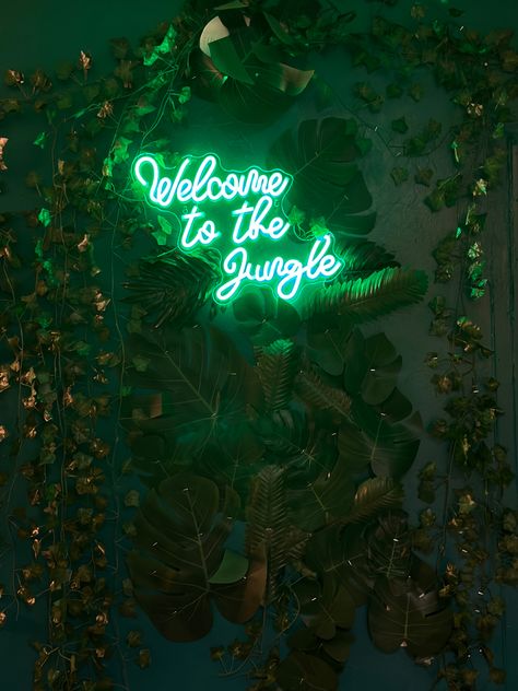 For above the piano (lieu of the mirror in the other photo) Neon Jungle Decor, Rainforest Room, Jungle Theme Rooms, Podcast Aesthetic, 2024 Planning, Dorm Themes, Jungle Oasis, Rave Aesthetic, Chill Lounge