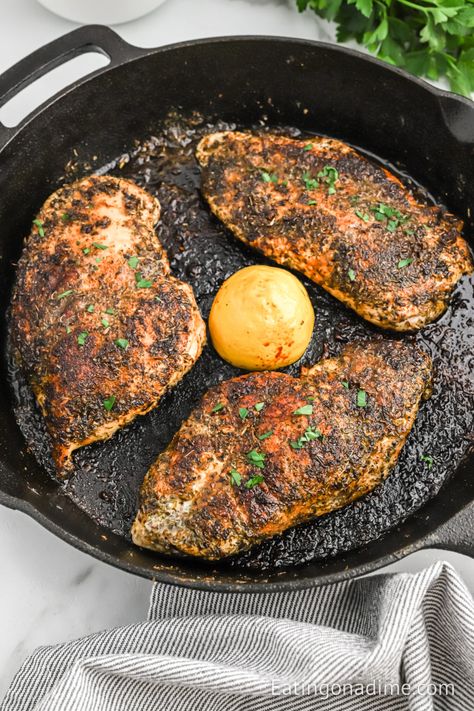 Texas Roadhouse Herb Crusted Chicken Texas Roadhouse Herb Crusted Chicken, Cast Iron Chicken Recipes, Texas Roadhouse Recipes, Dinner Idea Easy, Herb Crusted Chicken, Herb Chicken Recipes, Healthy Chicken Recipe, Air Fryer Recipes Keto, Quick And Easy Soup