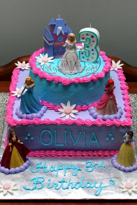 Princess Cake Buttercream, Simple Princess Cake, Jasmine Birthday Cake, Sofia Birthday Cake, Disney Princess Birthday Cakes, Princess Jasmine Birthday, Jasmine Birthday, Disney Princess Cake, Disney Birthday Cakes