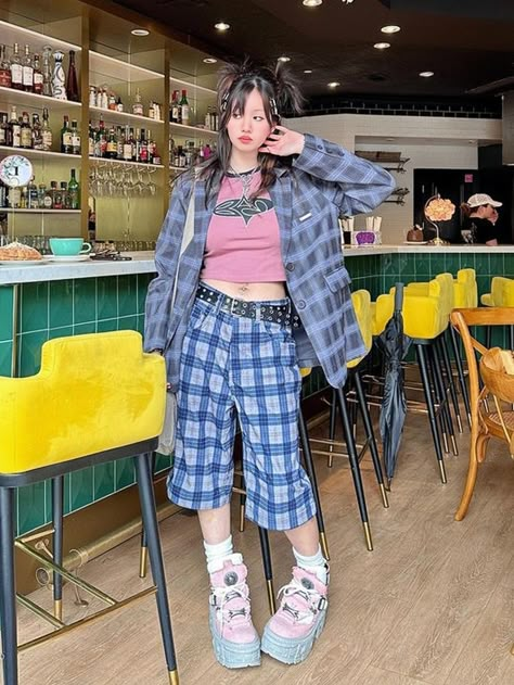 Save = Follow me Colorful Alternative Fashion, Bright Outfits Aesthetic, Colourful Grunge, Japanese Street Fashion Harajuku, Silly Clothes, Colorful Outfit, Midsize Outfits, Japanese Street Fashion, Big Fashion