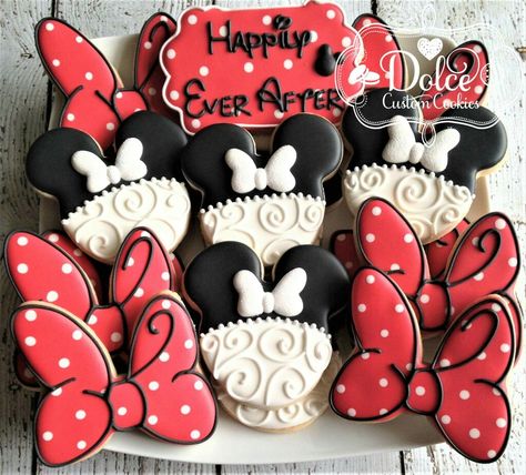 Minnie Mouse bridal shower Minnie Mouse Wedding, Minnie Mouse Bridal Shower Ideas, Minnie Bridal Shower Ideas, Mickey Mouse Bridal Shower Ideas, Bridal Shower Disney Theme, Disney Bridal Shower Cookies, Minnie Mouse Bachelorette Party, Disney Bridal Shower Ideas, Subtle Disney Bridal Shower Ideas