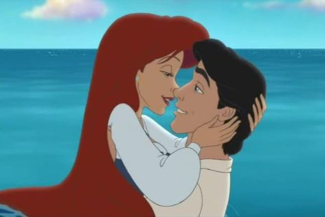 ariel and eric Couples Disney, Disney Mignon, Animation Disney, Ariel Disney, Disney Ariel, Art Disney, Disney Couples, Pinturas Disney, Disney Aesthetic