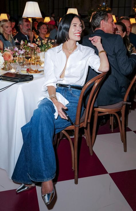 J.Crew Recreated Swan-Favorite La Côte Basque at the New York Public Library | Vogue New York Dinner Outfit Fall, Blue Handbag Outfit, Vogue Youtube, Dinner Outfit Fall, J Crew Outfits, Laura Harrier, Navy Football, Navy Blue Handbags, Dinner Party Outfits