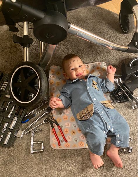 Mechanic Photoshoot Baby, Newborn Mechanic Photography, Mechanic Baby Photoshoot, Baby Mechanic Photoshoot, 1 Month Old Baby Pictures Boy, 5 Month Photoshoot, 6 Month Baby Picture Ideas Boy, Baby Mechanic, Born Baby Photos