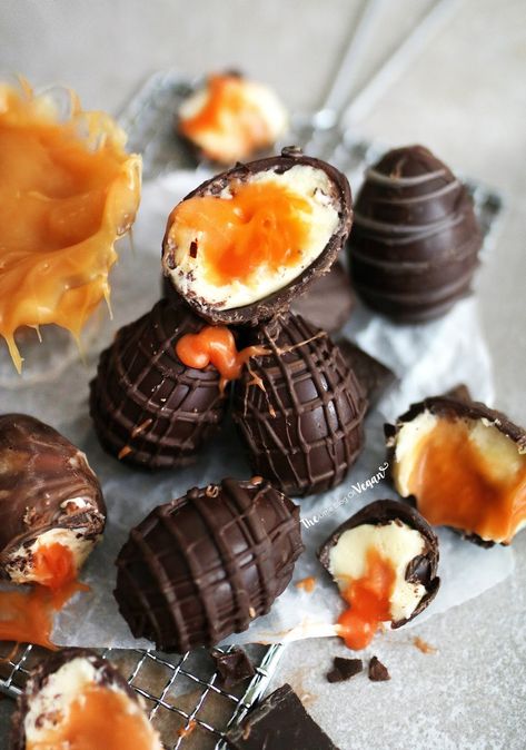 Vegan Creme Eggs | The Little Blog Of Vegan Vegan Easter Treats, Vegan Easter Dinner, Vegan Easter Recipes, Creme Eggs, Chocolate Fudge Sauce, Vegan Candy, Vegan Easter, Vegan Candies, Creme Egg