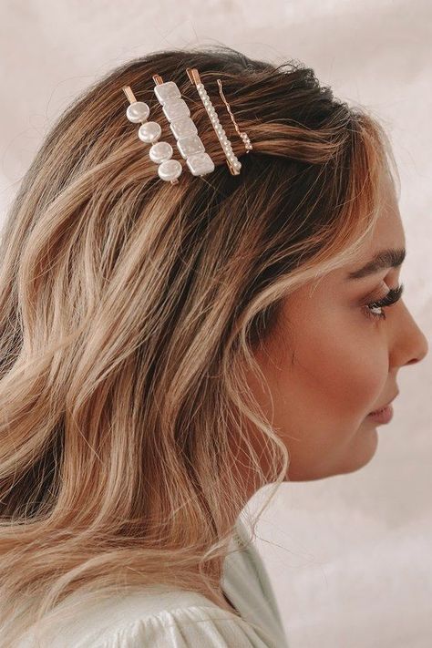 Gold Hair Pins, Luxury Jewelry Box, Aries Tattoo, Bobby Pin Hairstyles, Gold Hair Pin, Rhinestone Hair Pin, Open Hairstyles, Rhinestone Hair, Bobby Pin