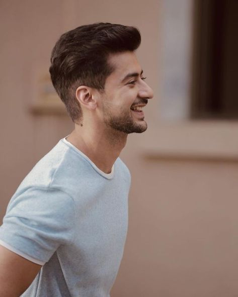 Indian Men Hairstyle Medium, Hairstyles For Men Medium, Box Haircut, Formal Hairstyles Men, Mens Haircuts Thick Hair, Paras Arora, Official Hairstyle, Male Haircuts, Young Men Haircuts