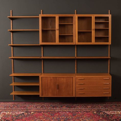 Modern Bookcase Wall, 1970s Living Room, Mid Century Wall Unit, 50s House, Kitchen Wall Units, Bookcase Wall Unit, Mid Century Office, Wall Shelf Unit, Built In Shelves Living Room