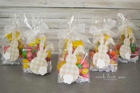 Treat Bag Ideas, Easter Packaging, Sewing Decor, Easy Easter Treats, Easter Crafts For Adults, Easter Treat Bags, Easter Gift Bags, Easter Favors, Bunny Bags