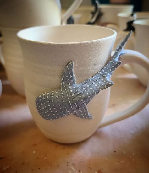 Ceramics Ideas Pottery Animals, Shark Mug Pottery, Ceramic Ocean Animals, Fish Mug Ceramics, Whale Shark Pottery, Whale Shark Ceramic, Ocean Themed Pottery, Ceramic Sea Creatures, Stingray Ceramic