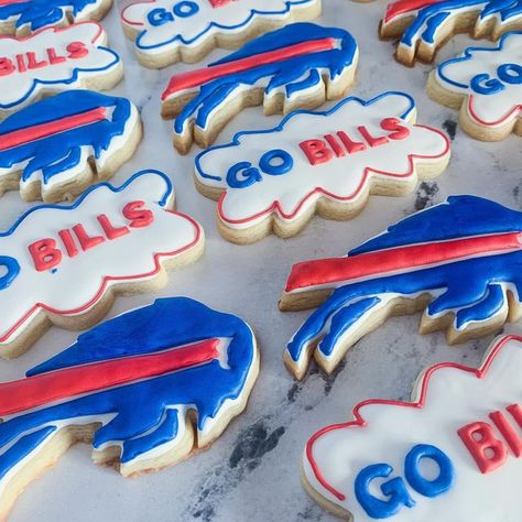 Buffalo Bills Cookies Decorated, Buffalo Bills Cookies, Cutout Cookies Decorated, Cookie Themes, Buffalo Bills Stuff, Cakes Decorating, Cookie Decorations, Royal Iced Cookies, Cutout Cookies