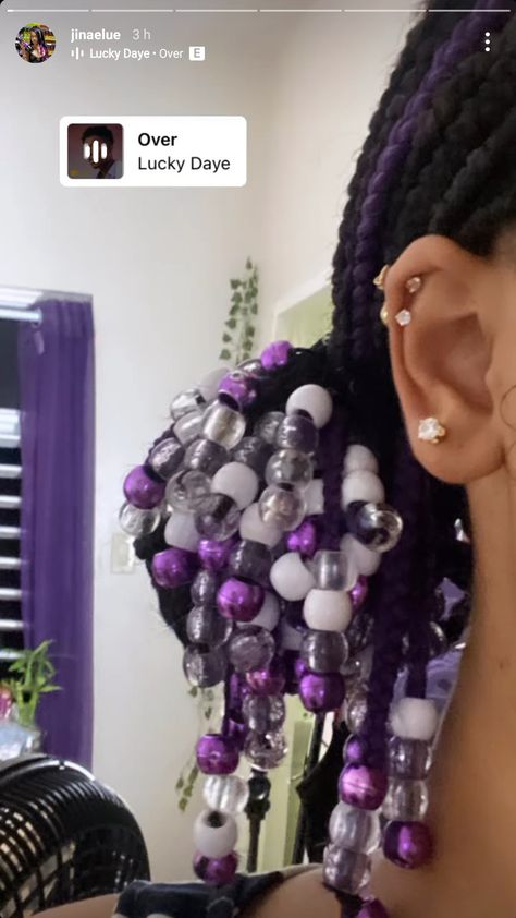 Purple Beads Braids, Purple Braids Aesthetic, Colorful Box Braids With Beads, Natural Hair Box Braids With Beads, Bead Combos For Hair, Purple Peekaboo Braids With Beads, Black And Purple Braids With Beads, Black And Purple Braids With Curls, Short Braids With Beads With Color