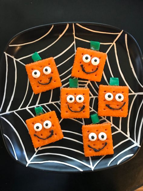 Family Friendly Halloween Movies, Spookley The Square Pumpkin, Square Pumpkin, Pumpkin Snack, Halloween Movie Night, What Is Halloween, Free Coloring Sheets, Halloween Movie, Pumpkin Theme