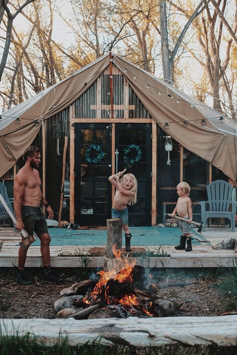 Tent Home, Cozy Tent, Freedom Photo, Small Space Inspiration, Outdoor Magazine, Tent Living, Home Interior Accessories, House Tent, Forest Wood