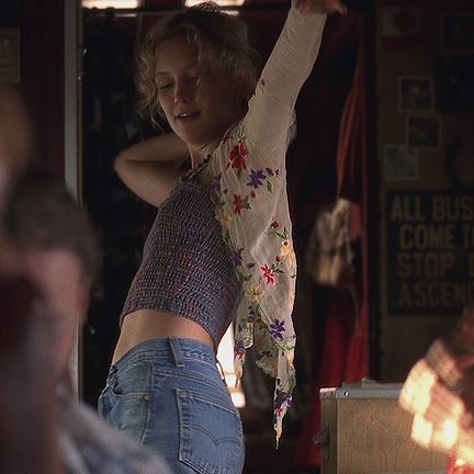 ALMOST FAMOUS - Penny Lane (Kate Hudson) shirt with floral embroidery | The Golden Closet Almost Famous Penny Lane, Mia 3, I'm With The Band, Penny Lane, Kate Hudson, Almost Famous, 70s Fashion, Looks Vintage, Outfits Casuales