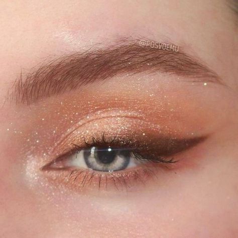 Glam simple eye makeupshimmery simple eye makeup Teknik Makeup, Eye Makeup Pictures, Smink Inspiration, Hooded Eye Makeup, Beauty Make-up, Braut Make-up, Makijaż Smokey Eye, Makeup Eye Looks, Makeup Hacks