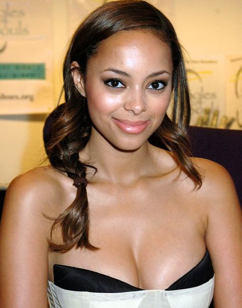 Amber Stevens Amber Stevens, Amber Stevens West, Face Tips, Without Makeup, Black Is Beautiful, Height And Weight, Net Worth, Bra Sizes, Pretty Woman