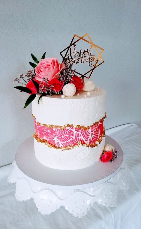 Fancy Birthday Cakes, Fault Line Cake, Mountains Tattoo, Mountains Aesthetic, Birthday Cake With Flowers, Elegant Birthday Cakes, Birthday Cakes For Women, Beautiful Birthday Cakes, Easy Cake Decorating